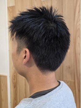 【20時まで営業】仕事帰りでも通いやすい！忙しいあなたに最適な理容室[mr. barber shop]で心も髪も整える*