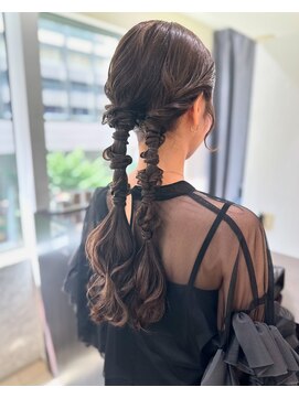 グラフ 日本橋(GRAFF) ツイン編み下ろしヘア