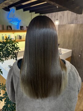 スカイ(SKY) 透明感カラー/髪質改善/縮毛矯正/韓国風レイヤーカット