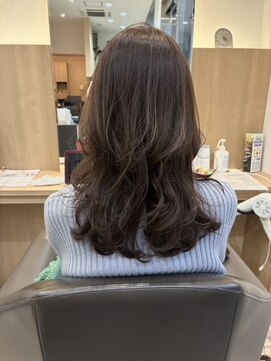 ウイバイファースト(u'i by first) ツヤツヤなロングスタイル