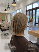 アース 若葉台店(EARTH)&nbsp;透明感が続くアッシュベージュのレイヤーボブ