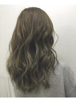 ニコフル(Nico-Hulu) 抜け感たっぷりのスモーキーアッシュ【人形町/浜町/水天宮】