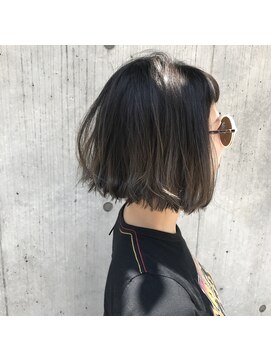 メロウ(MELLOW) パツッと外国人風ミニボブ(ミニマムボブ）クラシカル3Dカラー