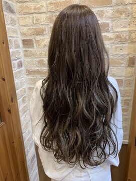 ティンク センター南 (Tink) 透明感のあるアッシュカラー