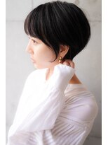 カライング(ing) 大人可愛い20代30代40代黒髪前下がりひし形小顔ボブ丸みショート