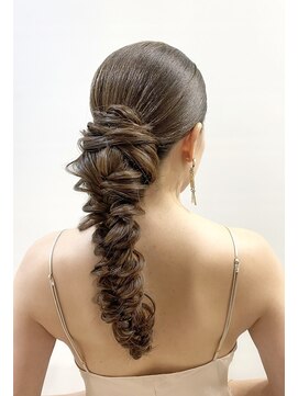 ヘアセット&メイク専門店 カスミ(Kasumi) フィッシュボーンアレンジ