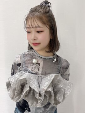 ビューシンサイバシ(VIEW SHINSAIBASHI) デザインカラーハイトーン前髪レイヤーカットイメチェン10代20代