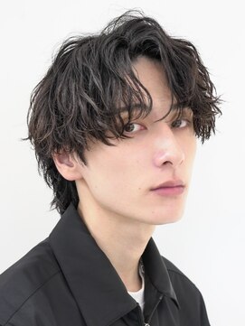 バイフィフス 原宿/表参道(by fifth) 緩めツイストスパイラルパーマウルフセンターパート七三分け長め