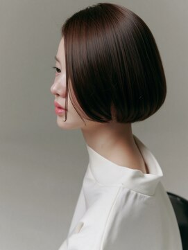 キヴィ(kivi) 白髪ぼかしオーガニックカラー×大人ショート 若見え