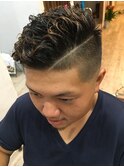 メンズパーマ　刈り上げ　ツーブロック　スキンフェード