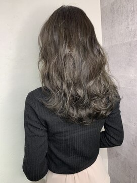 アンダーバーホワイト 堺東店(_WHITE) ベージュグレー,色持ち１ヶ月,ブリーチなし／髪質改善