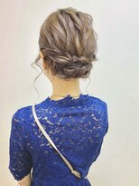 ディア(.eer)&nbsp;ミディアム × 編み込み × シニヨン // アップスタイル