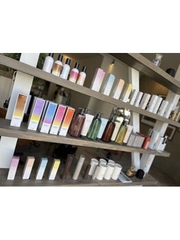 カラーに合わせた厳選したTRで艶のある理想の美髪に―。内側から栄養を補給し、髪の芯から潤う美髪に♪