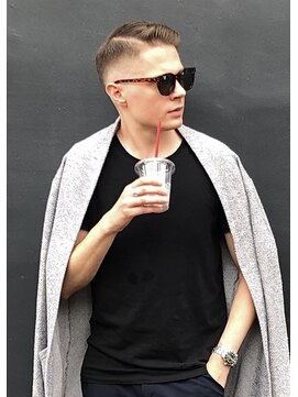 リバレッジ 広尾(Leverage) 大人海外メンズサイドパートフェード：Yuki Onoue