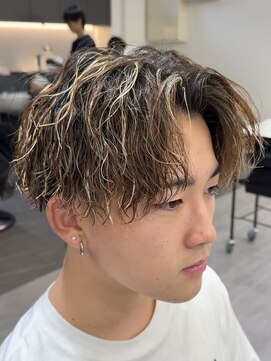 ビカムメンズヘアー 栄店(become men's hair) 縦落ちツイストスパイラルパーマ/メンズセンターパート/名古屋栄