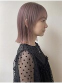 切りっぱなしボブ×薄ピンクカラー