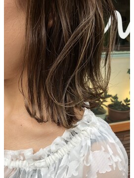 ウル(Ulu) #グレージュ ×#ハイライト