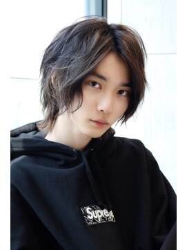 ネイビー(NAVY) ハイライト立体感ブリーチカラー ミディアムウルフ 無造作パーマ