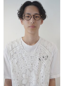 メリケンバーバーショップ コウベ(MERICAN BARBERSHOP KOBE) コンマヘアショートレイヤーかき上げパーマトランクスヘア