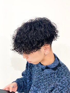 ウェイビーエフティフィフス 横浜西口(WAVEY ft.fifth) ツイストスパイラルパーマツーブロックメンズマッシュメンズヘア
