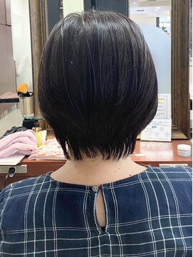 ヘアークリアー 春日部 大人可愛いバーム仕上げの束間くびれショート/30代40代50代