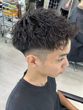 フィフス 天神大名(fifth) ツイストスパイラルパーマショートメンズパーマ波巻きパーマ束感