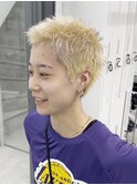 スパイキーショート/ハイトーン/ブロンドカラー/刈り上げなし
