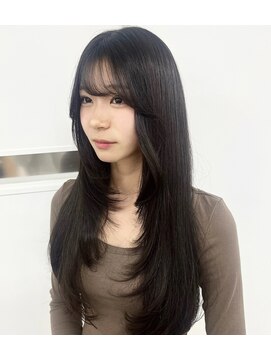 ルームスヘアー(Rooms Hair) 顔まわりレイヤーカット