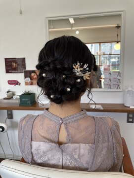 ヘアーアンドメイクアップモパ アップスタイル