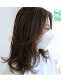 レイヤーカット×ハイライトベージュカラー
