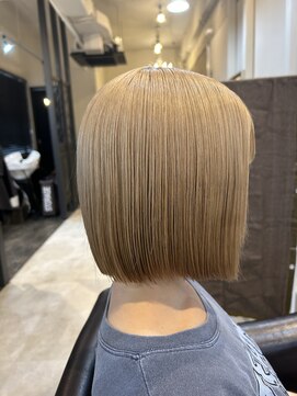 ヘアーリゾートガーデンヴェール(Hair Resort Garden VERT) ブロンドが可愛いボブ
