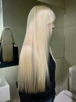 ユーリ(JUURI)&nbsp;ホワイトブロンド/抜きっぱなし/レイヤー/ハイトーン