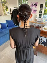 O&nbsp;編み下ろしシニヨンツインロープ編み結婚式二次会お呼ばれ20代