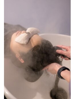 ウミネコ 表参道店(Umineko)の写真/【アロマにつつまれる癒しのヘッドスパ】アロマとスチームに包まれる、夢心地なヘッドスパが人気です。
