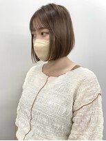 エレノア 国分寺(Eleanor) パツっとボブと明るめベージュカラー