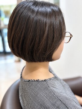 ルシードスタイル クリザンテーム 横顔まできれいに見える、大人のショートボブ