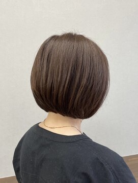 プライ(Pri) 大人ショートボブ×トリートメント/20代/30代/40代