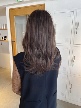 イロ(iiro) beige  color/AYAKA