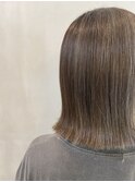 柔らかな質感のオリーブベージュ