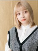 ぱっつん前髪ホワイトブロンドミディアムレイヤーX大宮20代30代