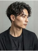 ツイストスパイラルパーマ センターパート 黒髪 ビジネス