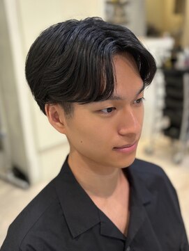 ジル ヘアアンドメイク 恵比寿(JILLE hair&make) メンズパーマ　センターパート 毛流れパーマ　ニュアンスパーマ