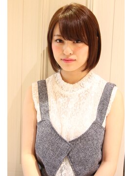 レウナ 外苑前(Reuna) 暗暗めカラーでも可愛いボブ　切りっぱなしボブ　２０代３０代