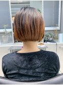 バレイヤージュ、グラデーションカラー、ミニマムボブ