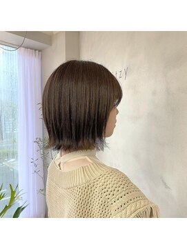 リジー(Litzy) ショートから大人気ミニボブ！