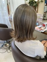 コアフィールフィス(COIFFURE fils)&nbsp;《見附　今町》ブリーチ&カラー　アッシュベージュ　ミディ