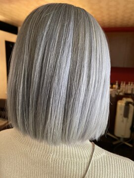 アンジー(an'gie) 【アンジー　千早】ケアブリーチ×シルバーカラー