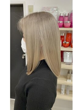 ジゼル(gisele) (戸澤)ハイトーンベージュ