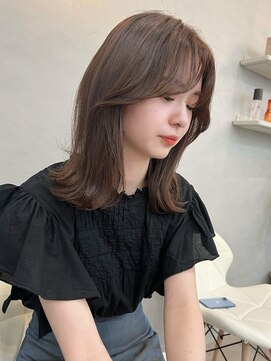 シーン(SCEN) ラテベージュ　くびれヘア　切りっぱなし　韓国