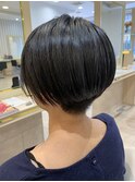 ツーブロック　刈り上げ女子ハンサムショート　メンズライク